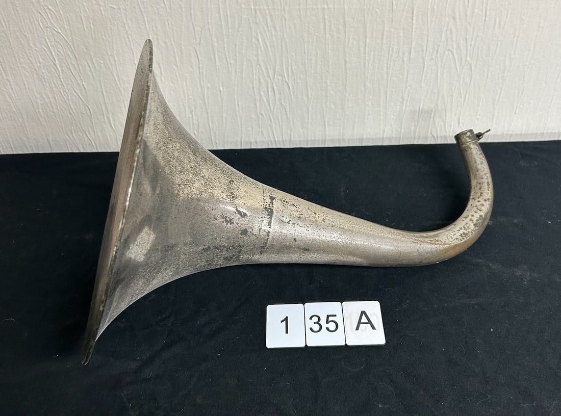Nickel-Plated Brass European Hunting Horn (1 of 2)