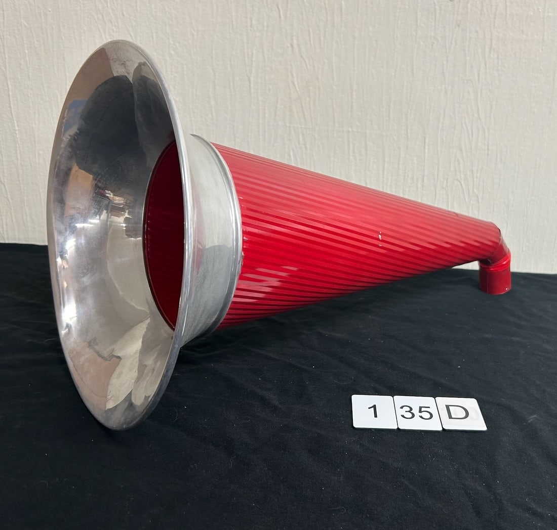 Red Pleated 16?? Bettini Phonograph Horn (1 of 2)