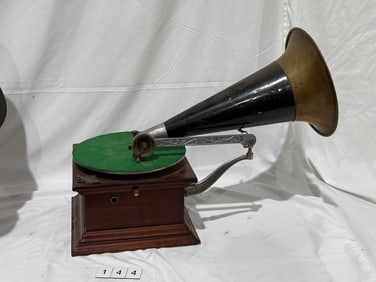 Talk-o-phone Disc Phonograph