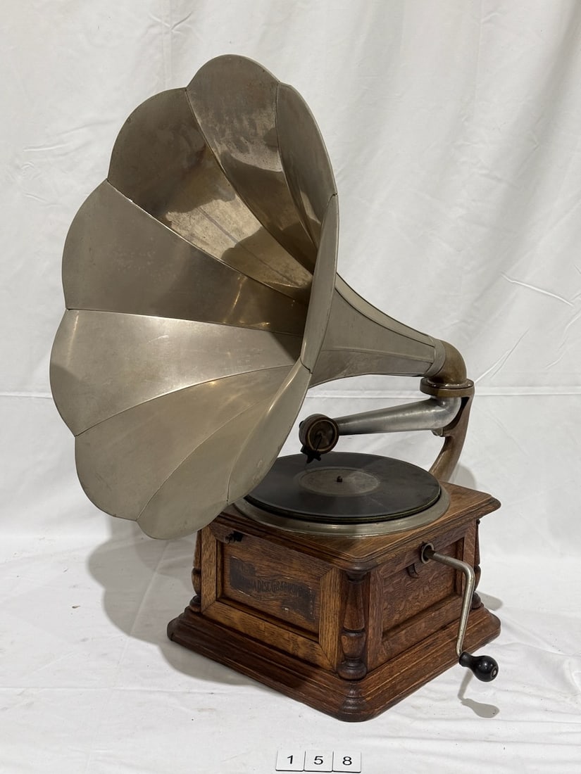 Columbia BI Sterling Disc Phonograph (1 of 3)