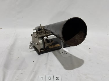 Columbia Busy Bee Q Cylinder Phonograph