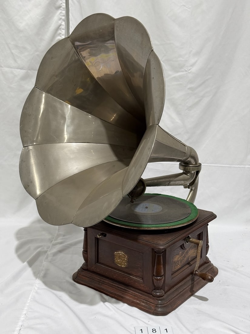 Columbia BI Sterling Disc Phonograph (1 of 3)