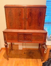 RCA Radiola Super-Heterodyne 67 Radio/Phonograph Combination