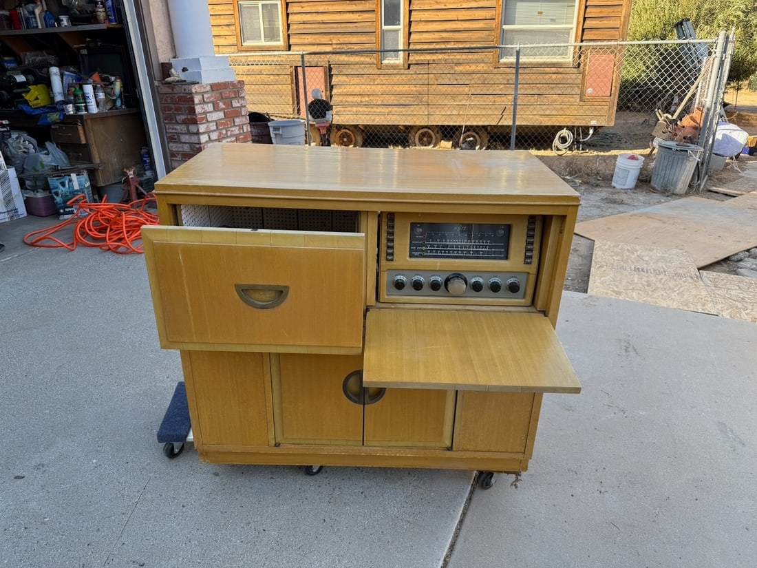 E.H. Scot Radio/Phonograph Combination Console (1 of 8)