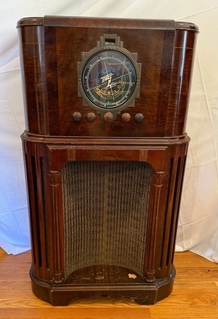 Rare Zenith 16-A-61 Stratosphere Console Radio (1 of 11)