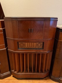 E.H. Scott Laureate Grand Console Radio