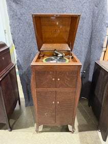 Victor Victrola VV-100 Floor Model Disc Phonograph