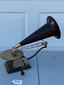 Standard Model AA Disc Phonograph