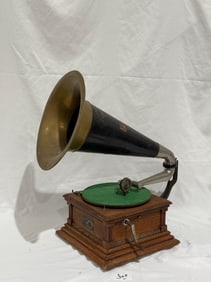 Victor M Rear Mount Disc Phonograph