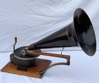 Victor Eldridge Johnson Type A "Victor" Disc Phonograph