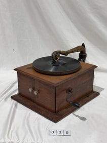 Victor VV-IV Disc Phonograph