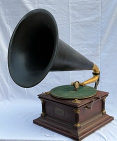 Victor VI"6" Disc Phonograph