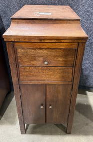 Lundstrom Oak Phonograph Converto Cabinet with VV-IV Disc Phonograph