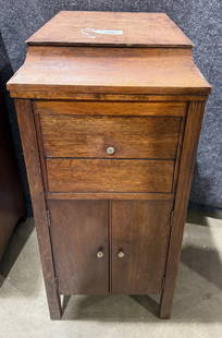 Lundstrom Oak Phonograph Converto Cabinet with VV-IV Disc Phonograph: Exhibition reproducer. No crank. Legs on cabinet appear to be cut down.