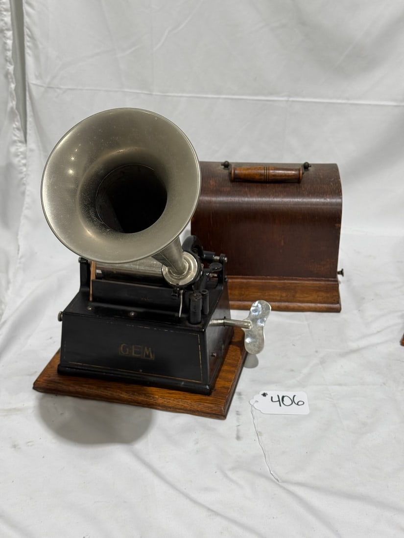 Edison Black Gem Phonograph (1 of 3)