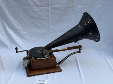 Berliner Trademark Disc Phonograph