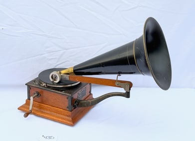 Victor R Front Mount Disc Phonograph