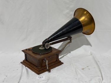 Victor E Front Mount Disc Phonograph