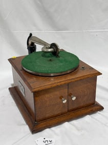 Victor VV-IV Disc Phonograph