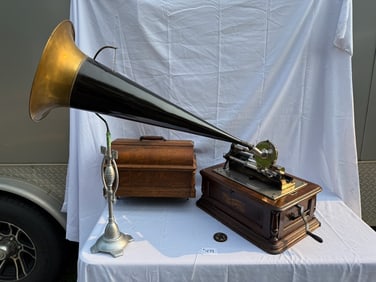 Columbia BC 20th Century Cylinder Phonograph