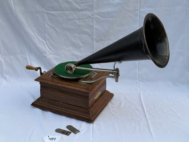Zon-O-Phone Front mount Parlor Disc Phonograph