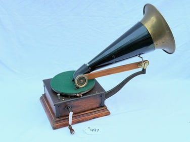 Victor R Front Mount Disc Phonograph