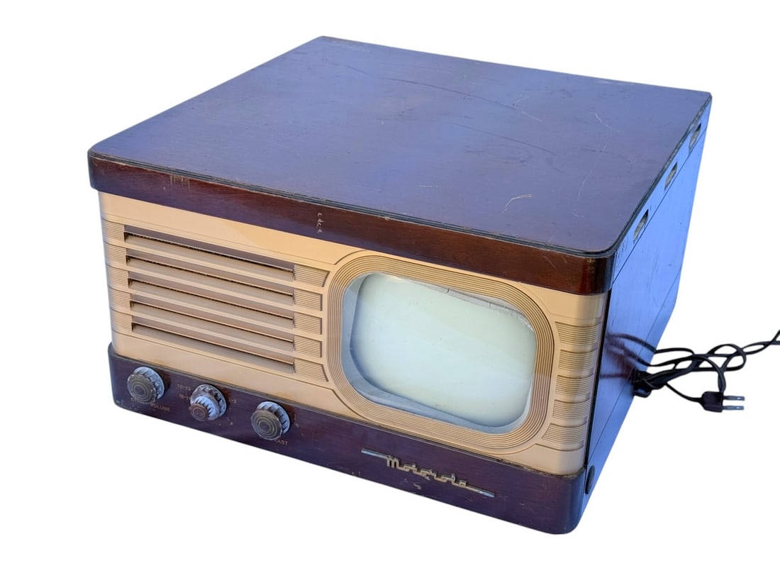 Motorola VT 71MB-A. Golden View Television (1 of 6)