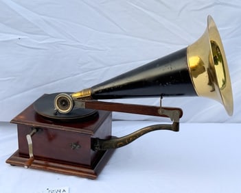 Victor P2 Front Disc Phonograph