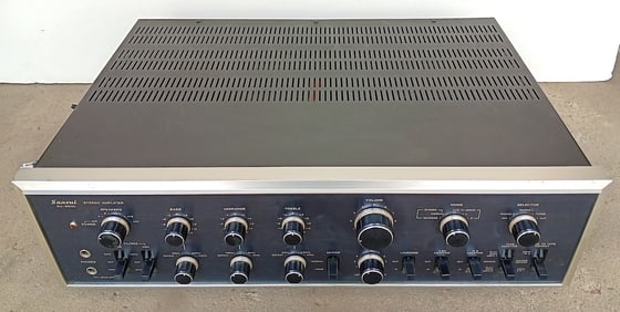Sansui AU-9500 Stereo Amplifier.