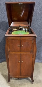 Victor VV-XI Floor Model Disc Phonograph
