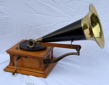Victor E Front Mount Cylinder Phonograph