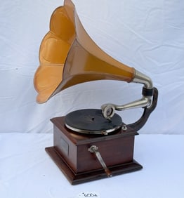 Victor O Disc Phonograph