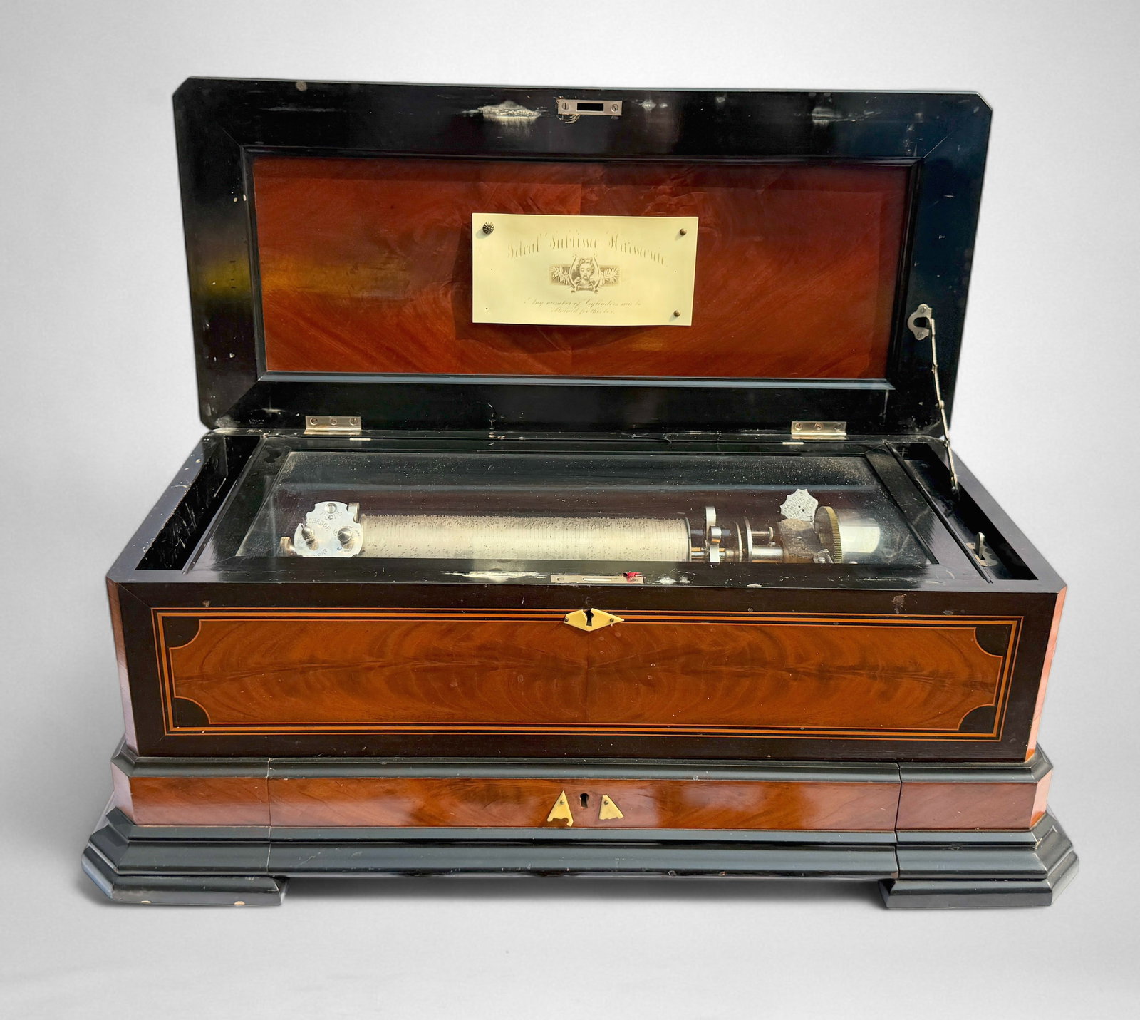 Mermod Freres Interchangeable Cylinder Music Box: Ideal Sublime Harmonie, No broken teeth, plays well. 2-11.25" cylinders included.