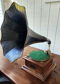 Victor II Disc Phonograph