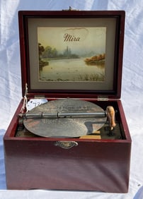 Mira 9-1/4" Disc Music Box
