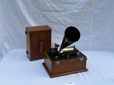 Edison 4-Latch Cylinder Phonograph