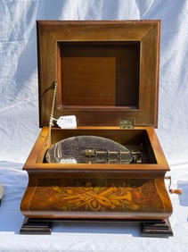 Thoren's 11" Disc Music Box