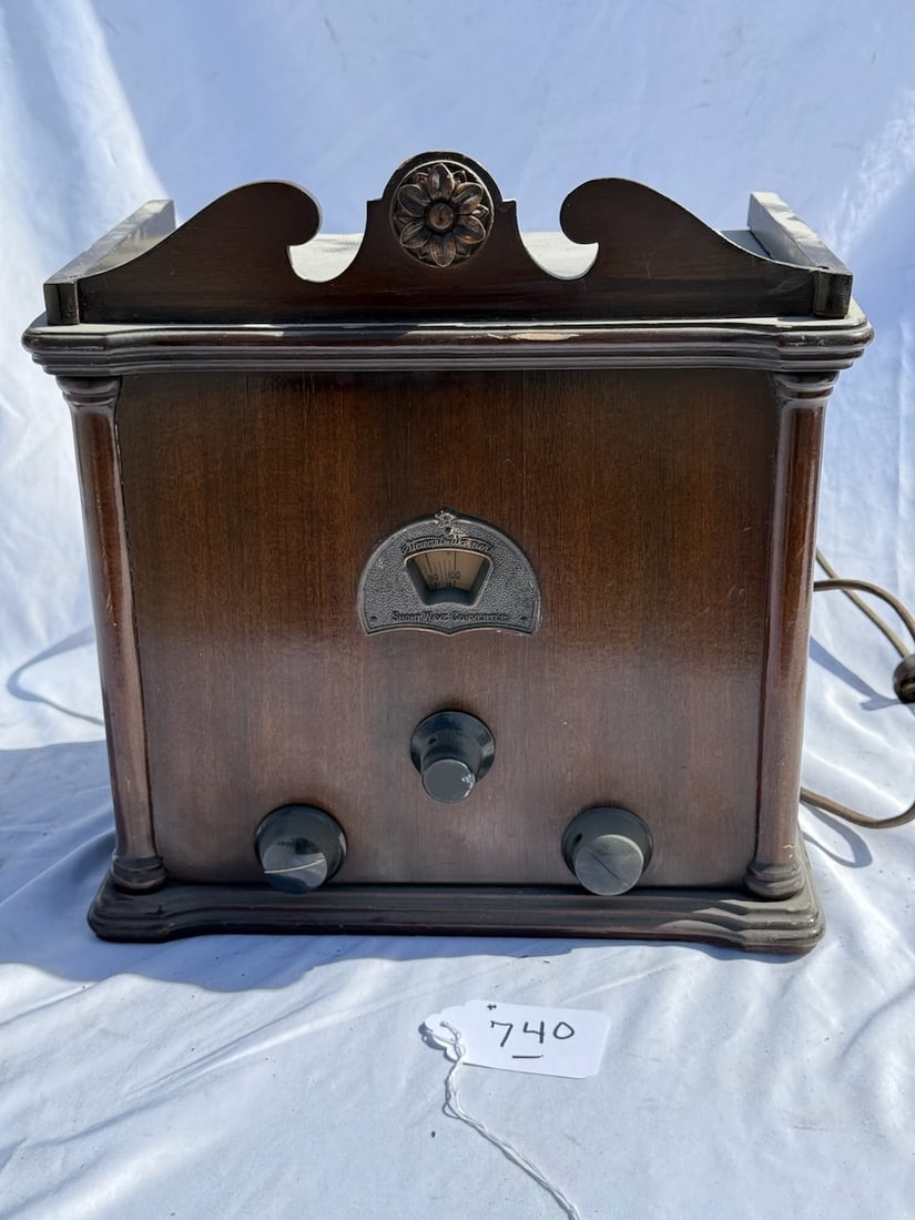 Stewart Warner 301-A Radio Converter: Designed to allow radios that only received AM bands to also receive shortwave frequencies. 12" x 13" x 8". Untested