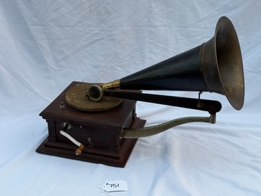 Victor E Front Mount Disc Phonograph