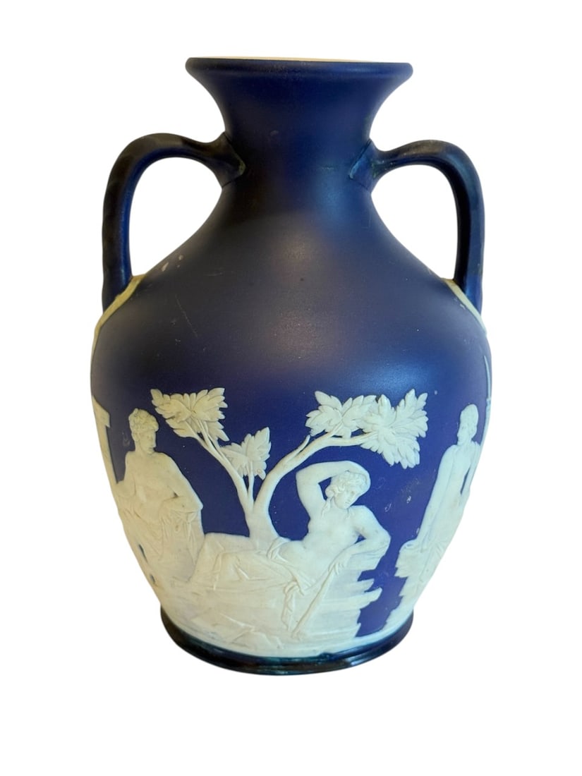 Wedgewood Portland Vase (1 of 1)