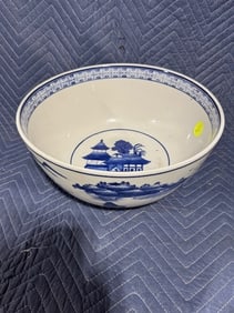 Blue & White Chinese Decorated Bowl
