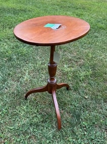 Tilt-top Candlestand