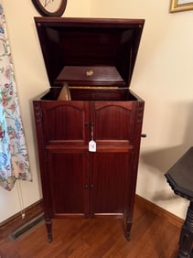 Pathe' Actuelle Disc Phonograph