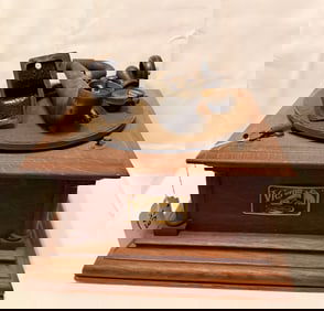 Victor Disc Phonograph