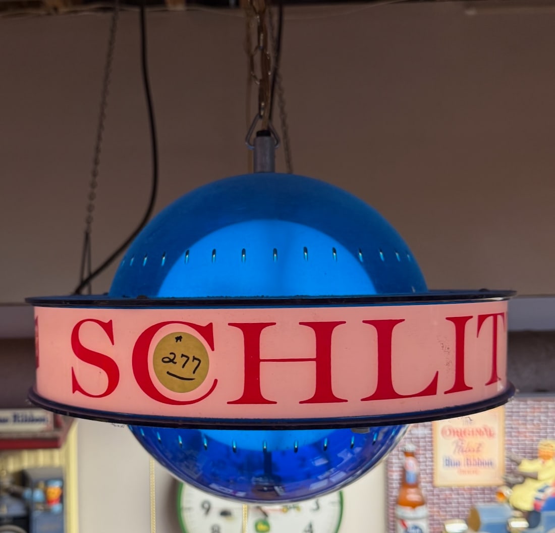Schlitz Revolving Hanging Sign (1 of 2)