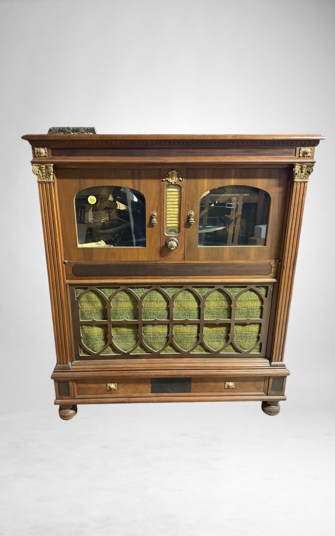 Mill's Troubadour Jukebox (1 of 2)