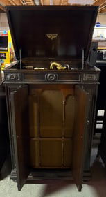 Victor Victrola VE-8-30 Phonograph