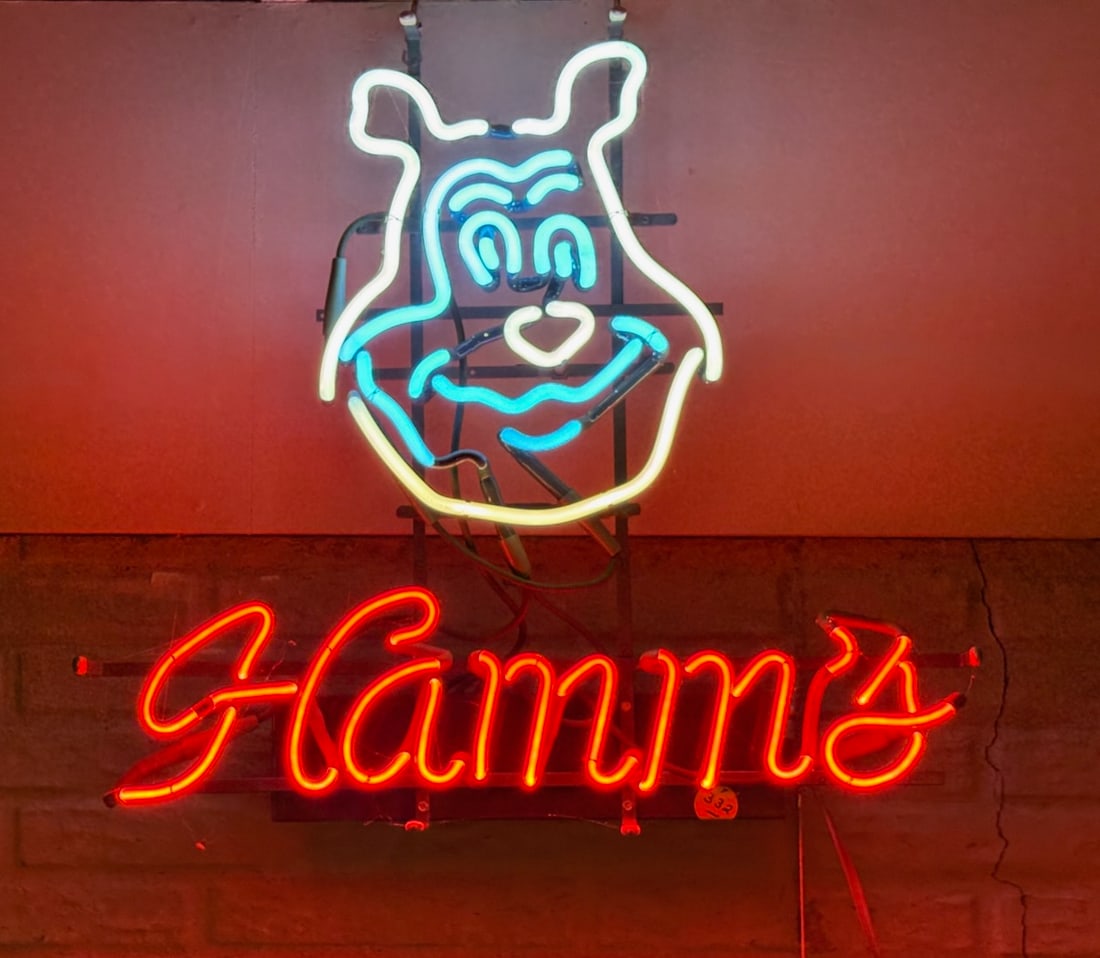 Hamm's Beer Neon Sign (1 of 2)
