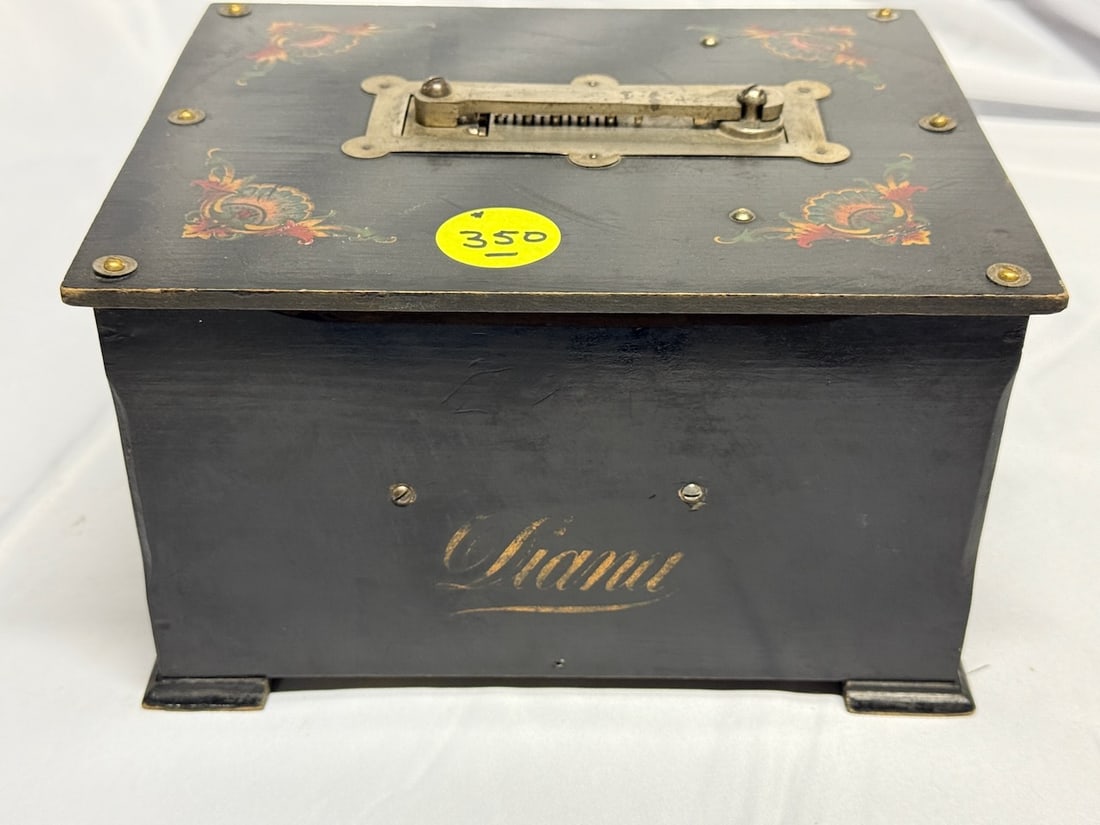 Diana Metal Disc Roller Organ (1 of 4)