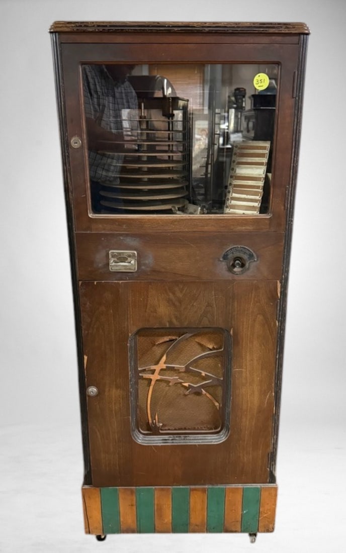 Seeburg Stereo Showcase Jukebox